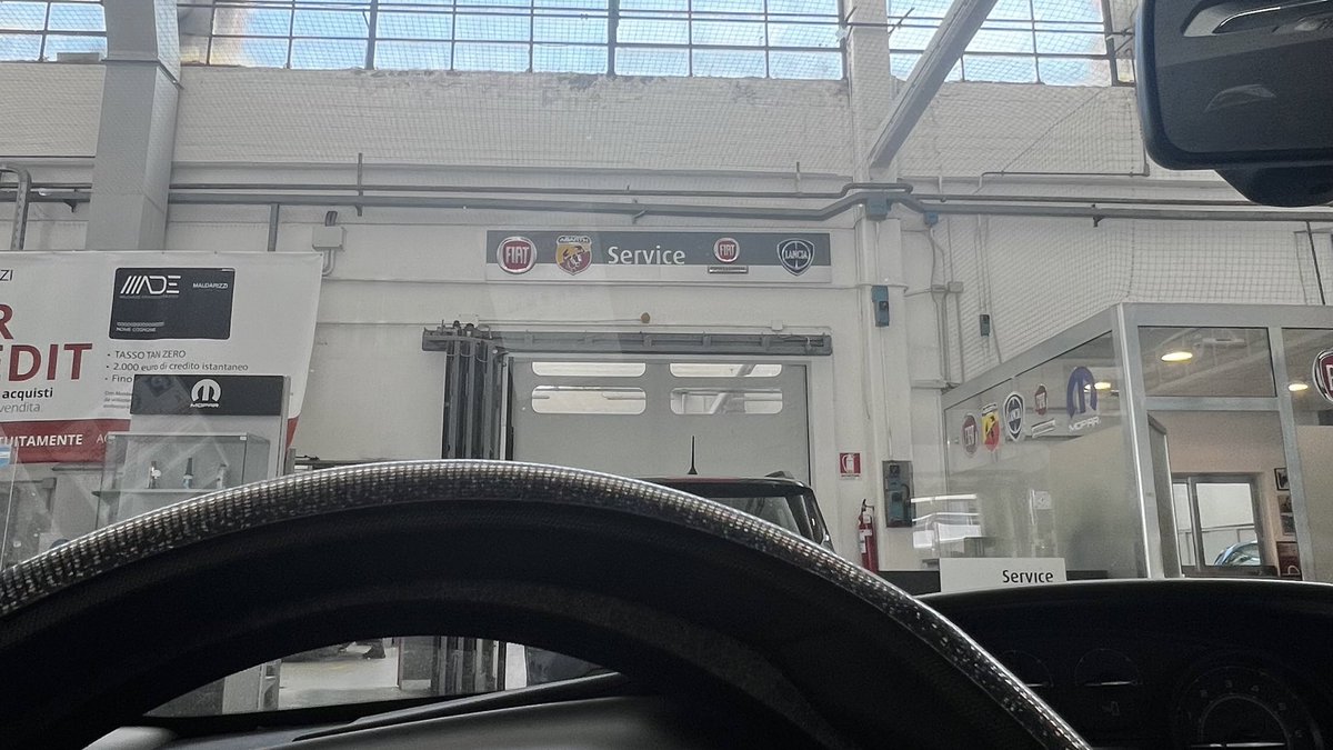 In concessionaria. “Sa che Lei ha la voce di Asia Argento?”. Una vita di studio e lavoro per diventare riconoscibile e unica. E riconoscere mi riconoscono. Finalmente. Ma nella voce delle altre. #voiceoverlife #maiunagioia