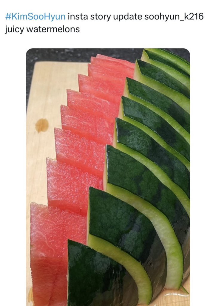 jiBTShyun's tweet image. Ksh Staff posted
Kjw Staff posted 
Ksh posted 
Jiwon’s dad called her “watermelon rascal” because it was her fave 

Soohyun with his new advertisement poster 

#SooWon couple