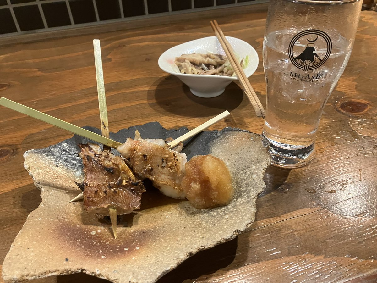 born_in_chiba's tweet photo. 仙台出身の同僚に教えてもらったお店が美味しくて感動を隠せない‼️✨🐟
レアのアジフライ(右写真)が美味しすぎて😋😋😋😋😋😋
#MtAsh https://t.co/UkH4oBeVXN