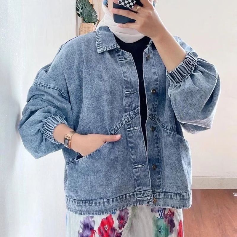puttche's tweet image. Uniq sih ini 😍 Jaket Jeans Vintage Oversize Wanita Kekinian LD 120 dengan harga Rp65.999. Dapatkan di Shopee sekarang! s.shopee.co.id/5pnfH4TgQe?sha…