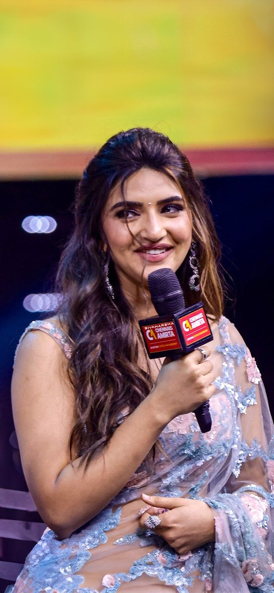 SivaHarsha_23's tweet photo. Bore kodtndi eheyy...saradaga kasepu Quote/Comment your last saved photo👇🏻👇🏻👇🏻

Mine : #Sreeleela ✨💗 https://t.co/Lgevn0BF7w