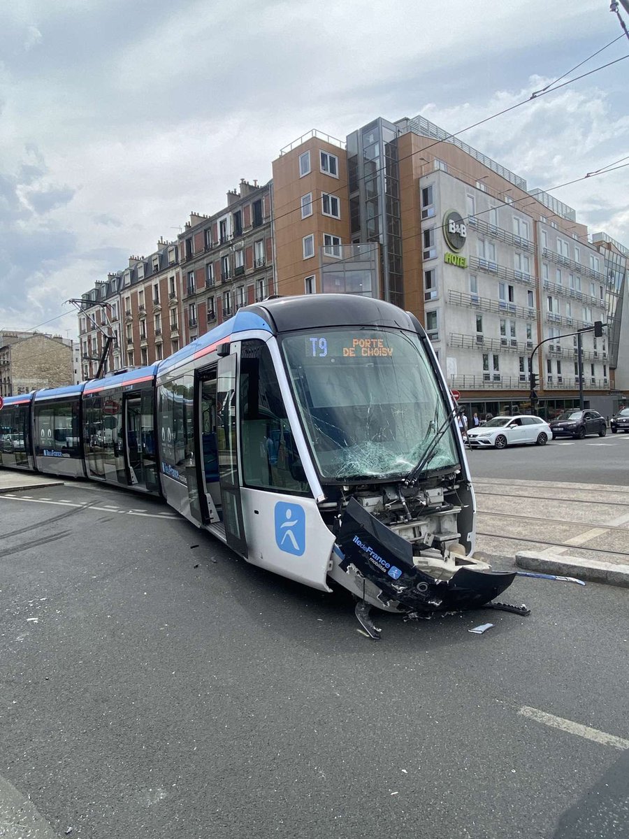 Terminator 🚎 tweet media