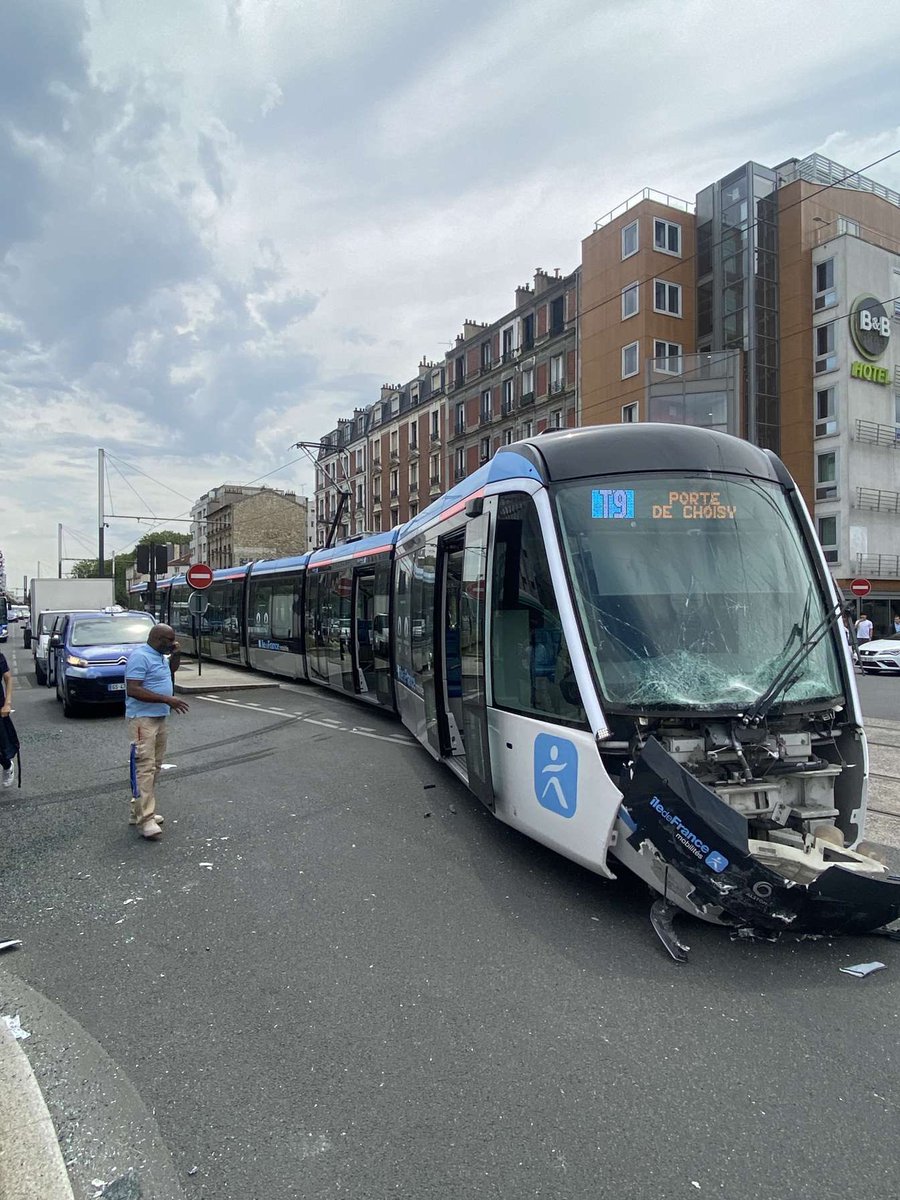 Terminator 🚎 tweet media