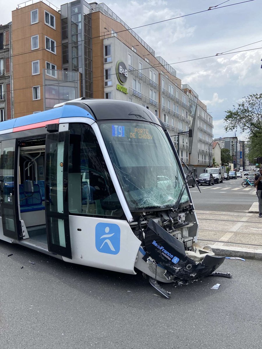 Terminator 🚎 tweet media