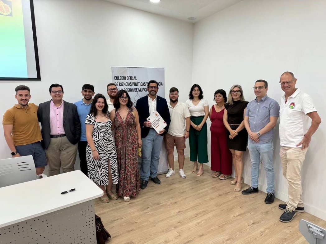 🗣️Nuestro Colegio celebró el pasado viernes, día 5 de julio, su Asamblea General en el  #CIT de <a href="/Ayto_Pinatar/">Ayuntamiento de San Pedro del Pinatar</a>

👏🏻Valentín Henarejos,  teniente alcalde de la localidad nos dedicó unas palabras, que agradecemos públicamente en defensa de nuestra profesión.