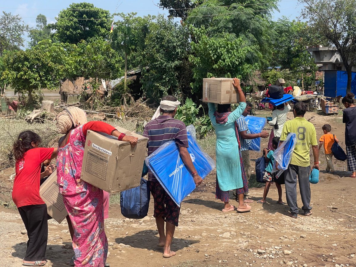 SC_Nepal's tweet photo. #SaveResponds #FloodResponse
@SC_Nepal is on the ground responding to the devastating Western Nepal floods, impacting over 10,000 people. In Beldandi Rural Municipality , Kanchanpur, we are providing 600 households with essential non-food items crucial for immediate relief. (1/2) https://t.co/QYNPFg0iIR