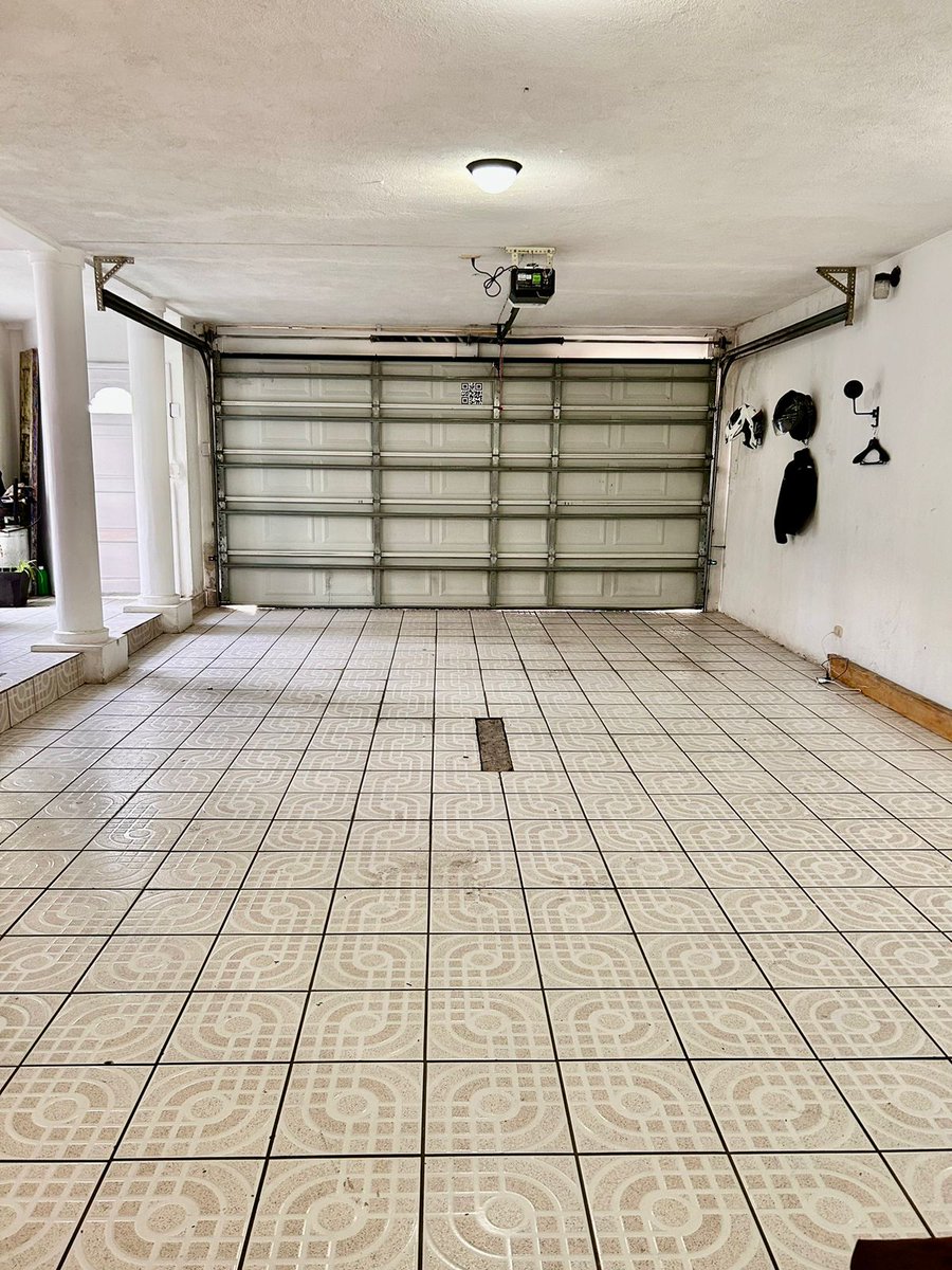 inmoadmasa's tweet photo. Casa en Venta
Carretera a San Jose Pinula
Condominio Manantiales
ideal para remodelar
5 dormitorios
4 parqueos
sala, comedor, cocina con pantry
despensa 
3.5 baños
PRECIO EN VENTA $300.000.00 MAS IMP.
inf. 4014 9115 https://t.co/fK8ZHP7irG