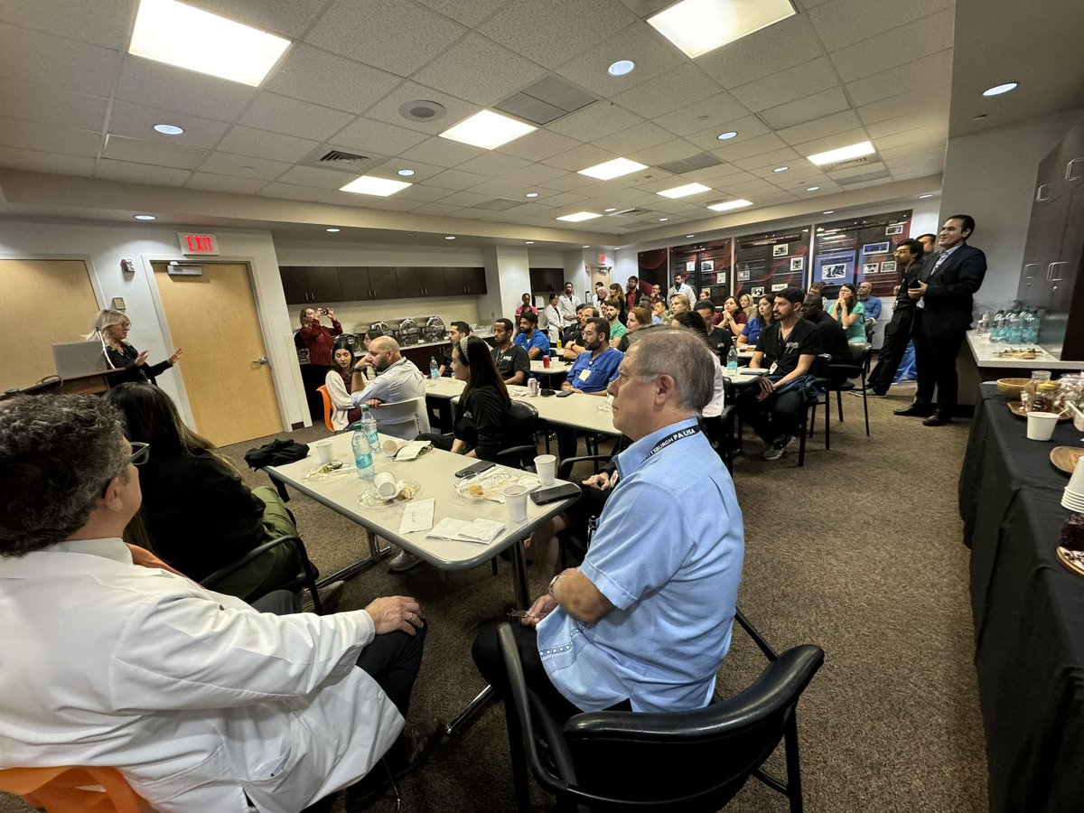 Our Chair <a href="/MerceJorda1/">Merce Jorda</a> welcoming our incoming class  of residents and fellows along with our faculty! 👏🏻👏🏻👏🏻🔬🙌🏻 <a href="/UMiamiPathology/">UMiami Pathology</a>