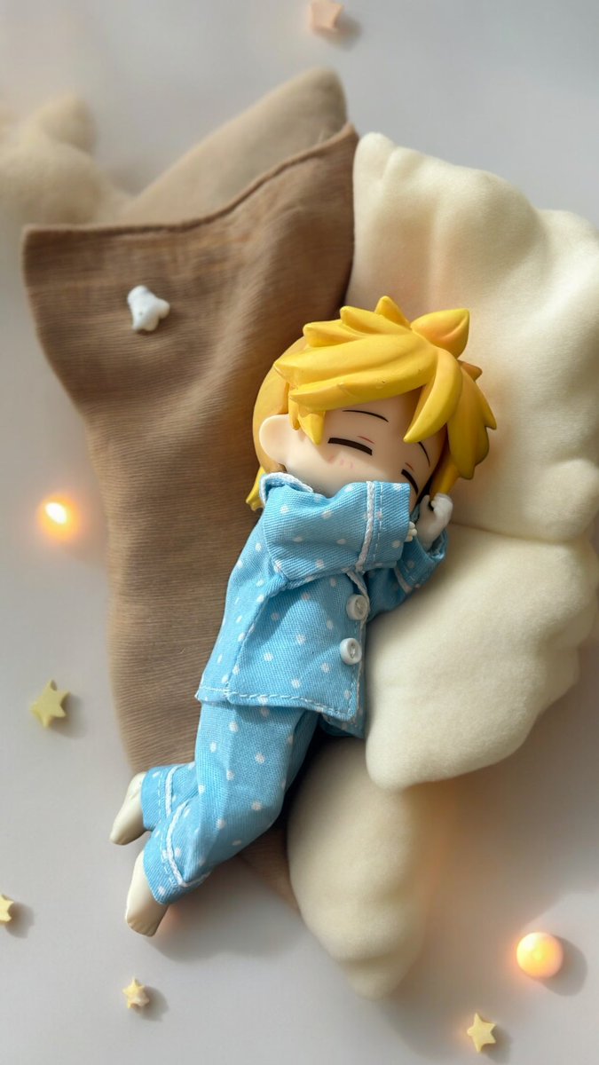 Len_act02's tweet photo. バナナの夢を見る ~ zZzZZZzZ

#kagamineLen https://t.co/MH7k9RLtjA