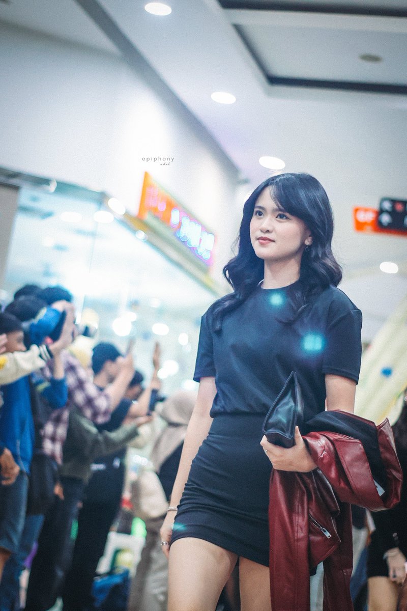 epiphany0714's tweet photo. 240706 Meet n Greet Surabaya

#JKT48 #Adel #レファ #아델 #アデル #레바 https://t.co/MkTGk576IJ