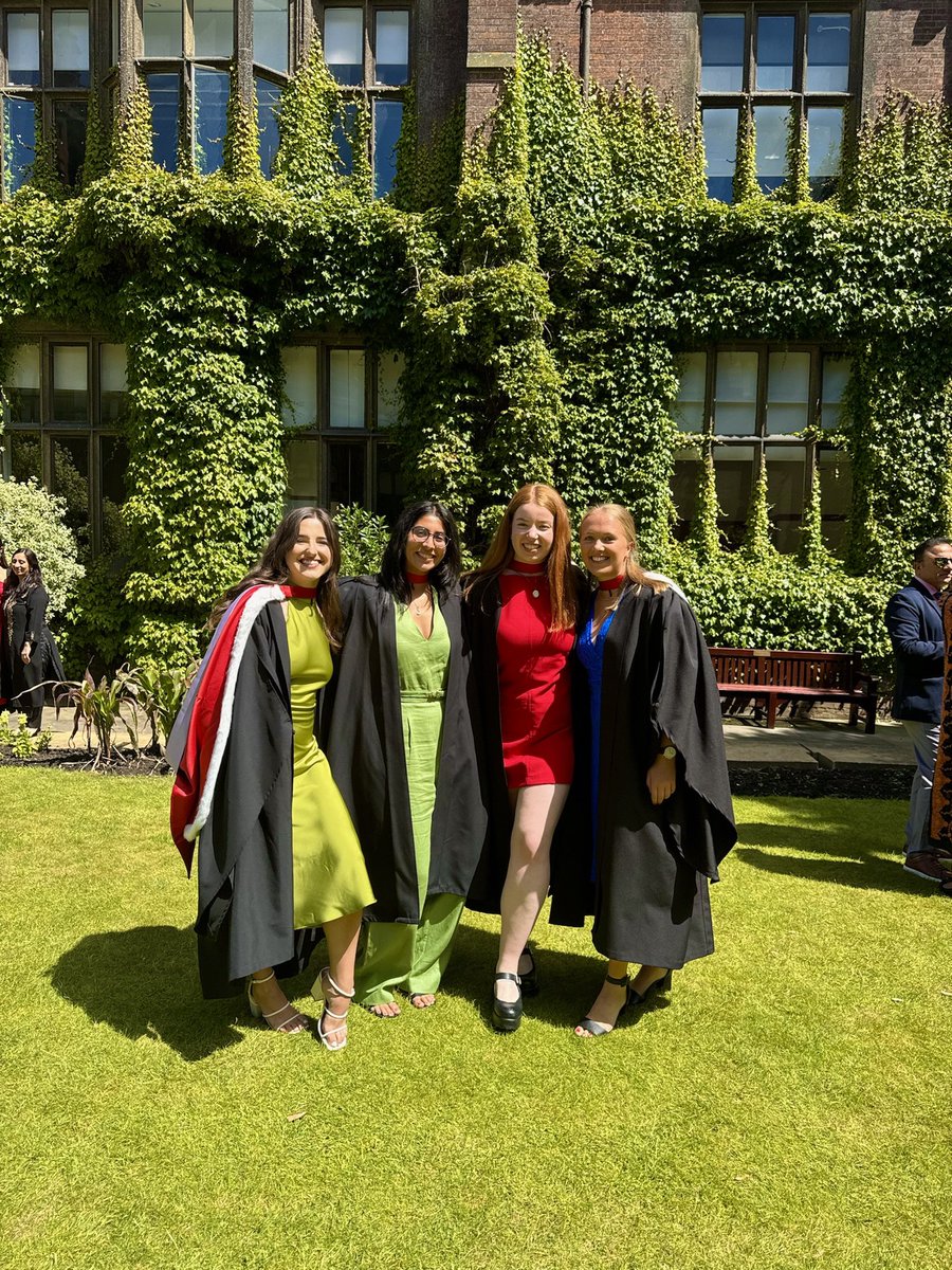 abby3271's tweet photo. Dr Abby Collins MBBS🥳 https://t.co/YQ66RyVCuR
