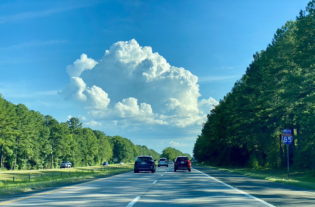 AdLibs4Hire's tweet image. Nerd Alert🤓: Scored some nice clouds yesterday afternoon. #cloudnerd