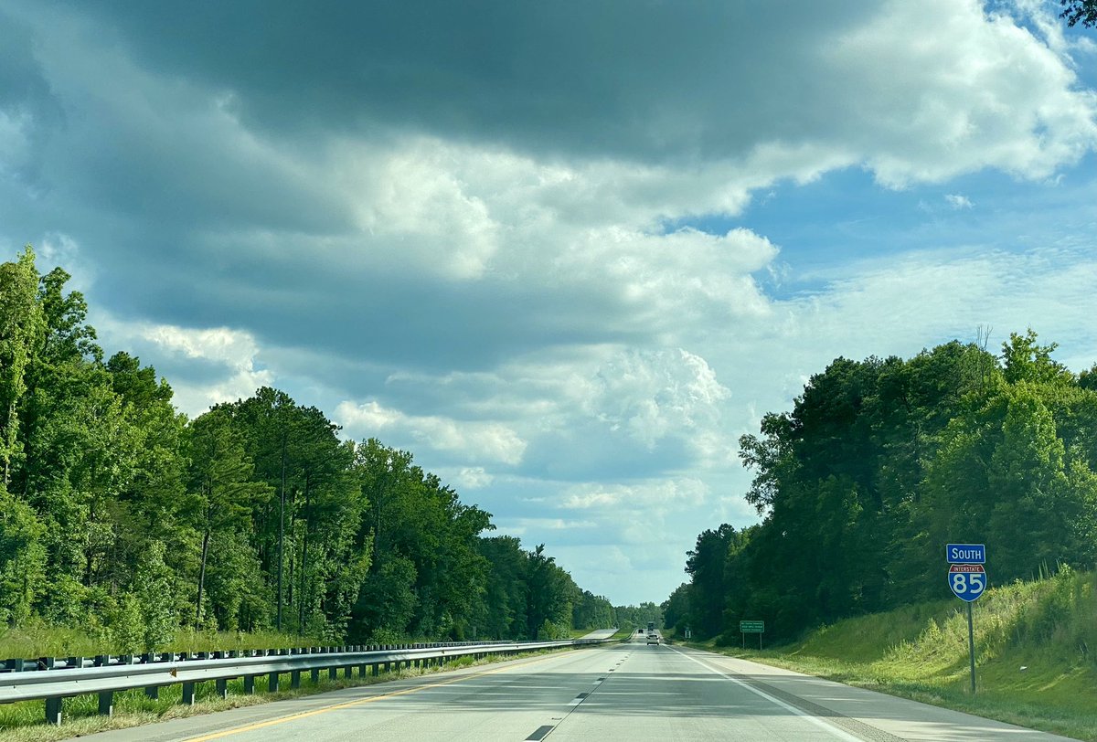 AdLibs4Hire's tweet image. Nerd Alert🤓: Scored some nice clouds yesterday afternoon. #cloudnerd
