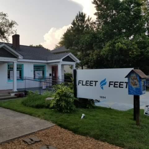 athhalf's tweet photo. We are excited to partner with @FleetFeetAthens &amp; Oconee on the FREE AthHalf Training Program starting in August. The program includes a weekly group run on Saturdays through the week before the race.  Schedule: https://t.co/JJt7m8JMLF Register for FREE : https://t.co/tKzQi96NXJ https://t.co/jxGpftKuMf