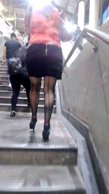 Besitos a todos espero encontrar algo rico para hoy https://t.co/imb2FIRBSq<a href="/tag/lavelada4"class="tags"><span>#lavelada4</span></a><a href="/tag/veladadela%C3%B1o4"class="tags"><span>#veladadela&ntilde;o4</span></a><a href="/tag/laveladadelanoiv"class="tags"><span>#laveladadelanoiv</span></a><a href="/tag/elmariana"class="tags"><span>#elmariana</span></a>