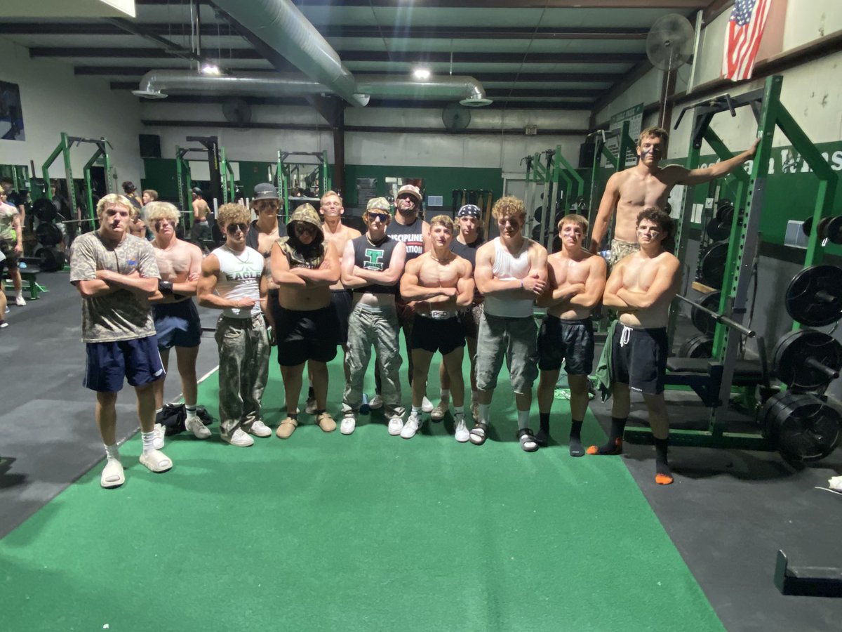 ThatcherFootba1's tweet image. Thatcher football is locked and loaded. These young men have been busting their tails. Should be fun watching them do what they love! Season starts today…. Hail to the fray! Let’s go get em!