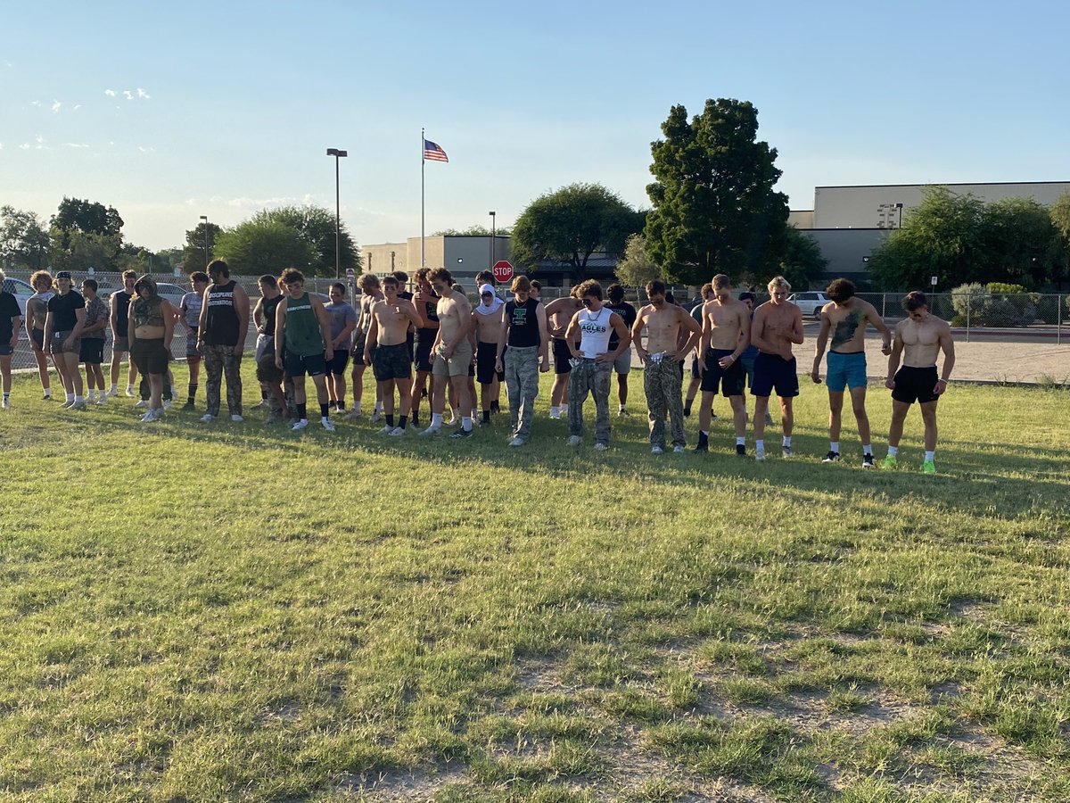 ThatcherFootba1's tweet image. Thatcher football is locked and loaded. These young men have been busting their tails. Should be fun watching them do what they love! Season starts today…. Hail to the fray! Let’s go get em!