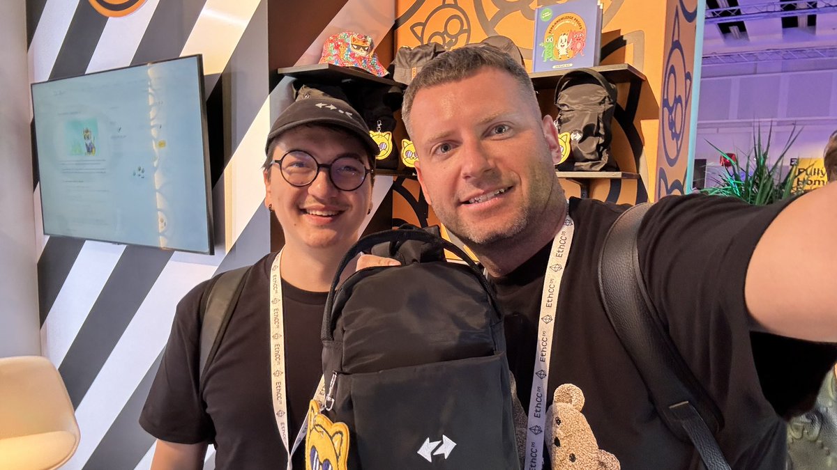Met a friend <a href="/zKsisyfos/">sisyfos</a> on <a href="/EthCC/">EthCC - Ethereum Community Conference</a> got a small drop ✌️