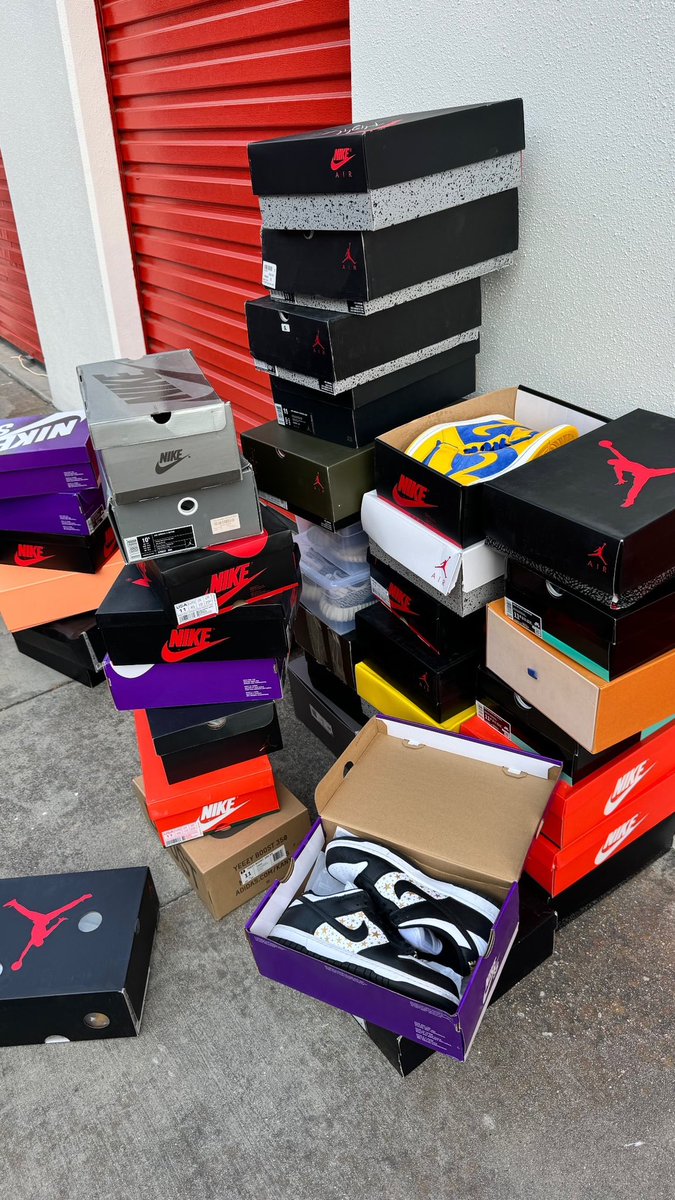 KicksFinder's tweet photo. .@NickyDiamonds shows his old storage unit filled with rare sneakers including some unseen samples 🤯💎💰 https://t.co/qt0l4MgKdw