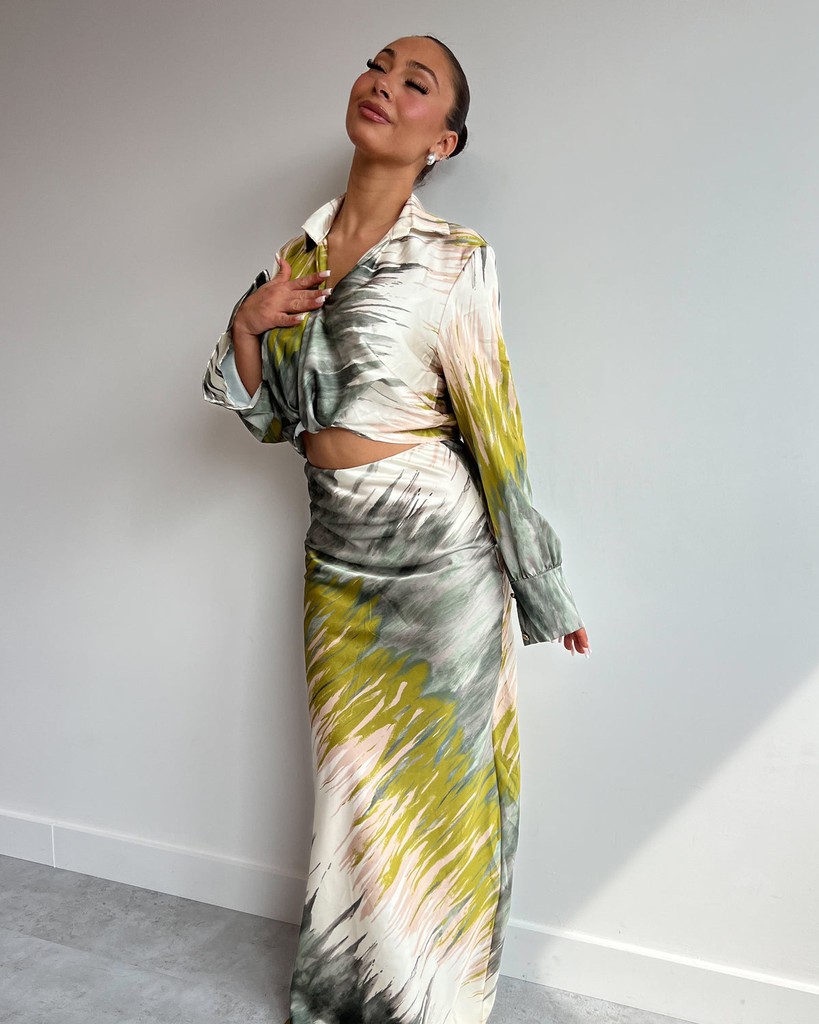 feocollection's tweet photo. HOT 🔥🔥 Satin Khaki &amp; Cream Printed Maxi Skirt Co-ord Set. Shop The Look: https://t.co/PN0XycUWMs https://t.co/Dj0VNLZxjT