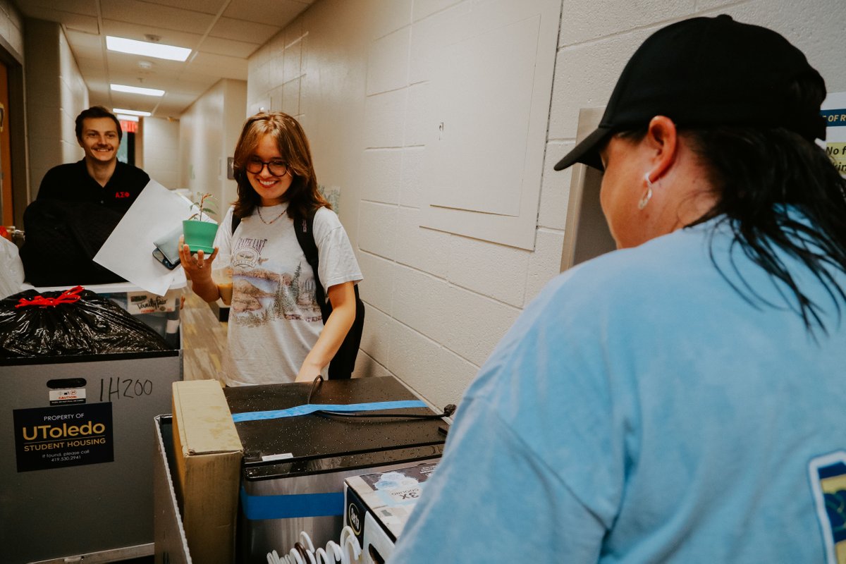 Moving to campus? Check out our packing list and watch your email for instructions on selecting a timeslot for your move-in.  myut.link/move-in