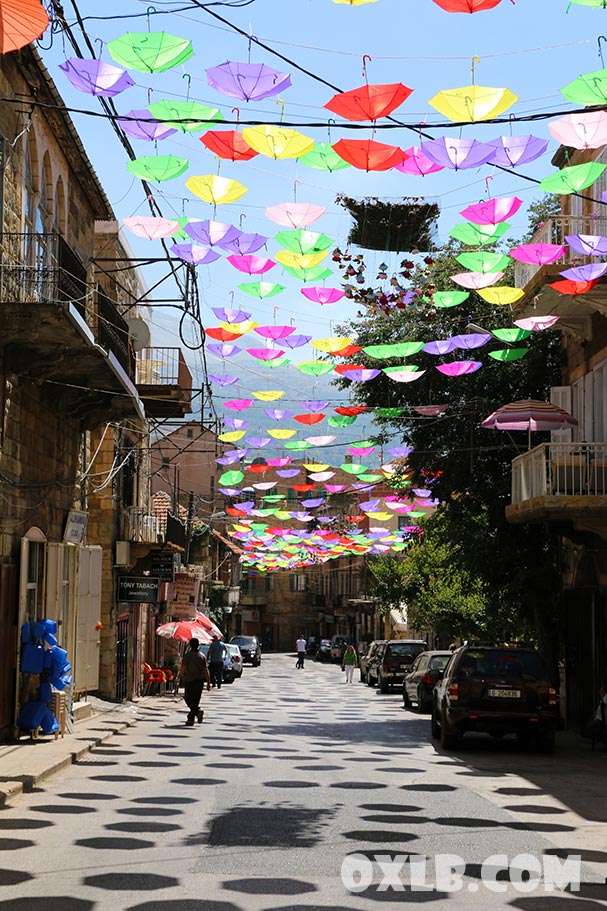 onefineart's tweet photo. The lovely old souk of Hasroun with Umbrellas and balconies... https://t.co/wJMGaHSaZP
#lebanon #oldsouk #hasroun #umbrellas #balcony #discoverlebanon #livelovelebanon https://t.co/0RLOJ4Qe4l