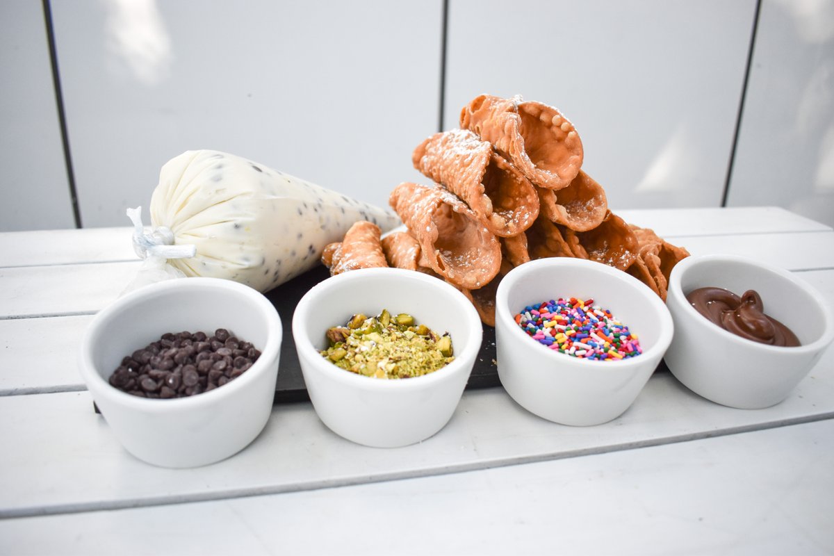 Looking for a fun and tasty activity to do with the kids this summer?🍕
Our at-home pizza kit is just what you need! Each kit comes with all the ingredients to make 4 mouthwatering Margherita pies. Call to order yours today at 404-709-2690 for a pizza-making adventure!