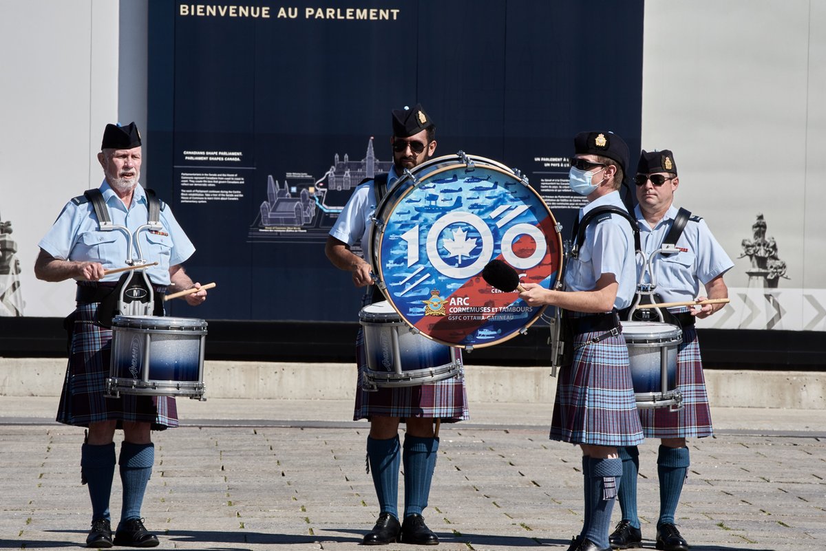 aidan_thatcher's tweet photo. The Royal Canadian Air Force Pipes &amp; Drums, and The Ceremonial Guard Band performing on Parliament Hill on Canada Day.

July 1st, 2024
Ottawa, Ontario, Canada

•

•

•
©Aidan Thatcher 2024 https://t.co/LpDDE5nOEK