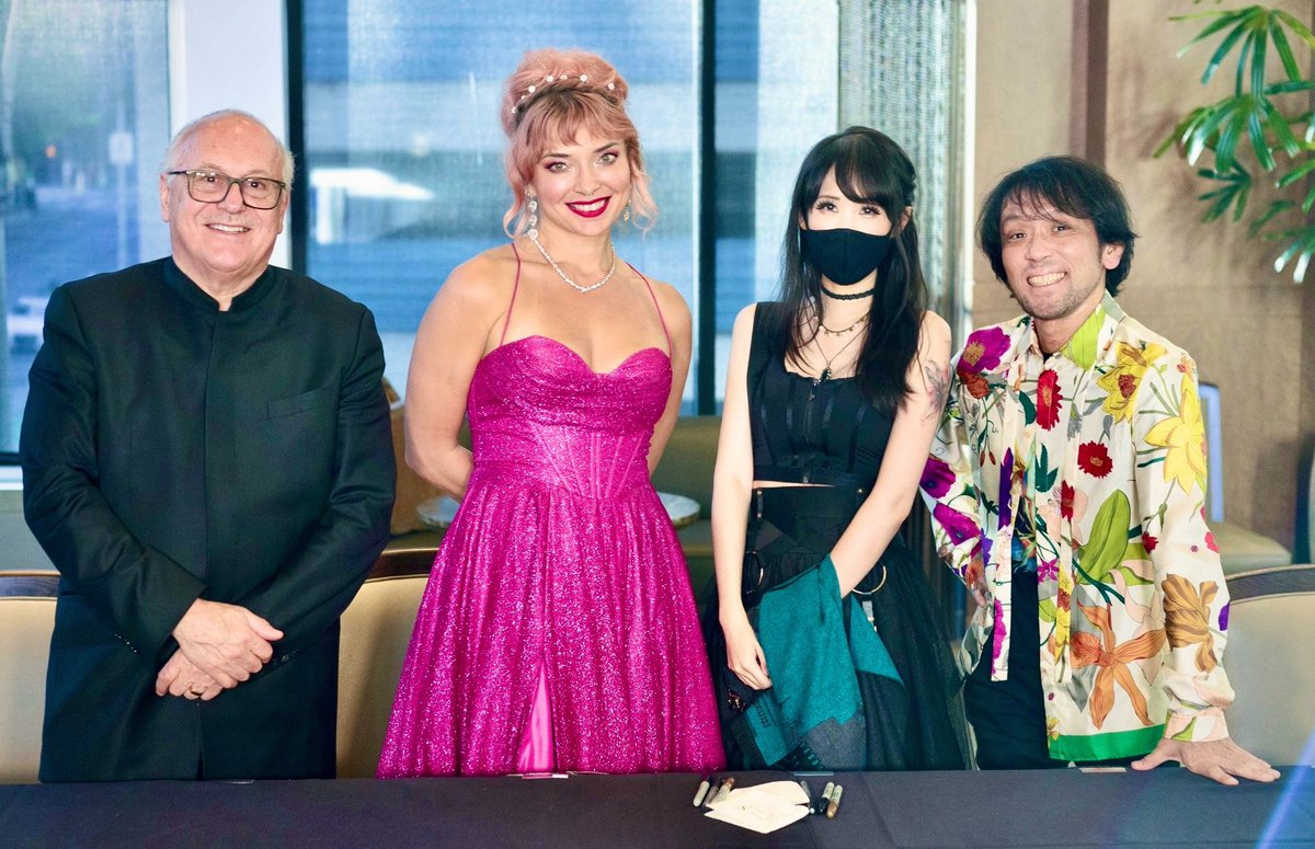 Checked an item off the bucket list 🥰 got to see <a href="/SOKENsquareenix/">ニー祖堅</a> &amp; <a href="/Amanda_Achen/">Amanda Achen</a> at Distant Worlds Seattle conducted by Arnie Roth. Can’t wait for Dawntrail music to be performed in the future! Everkeep would be so hype 🎸