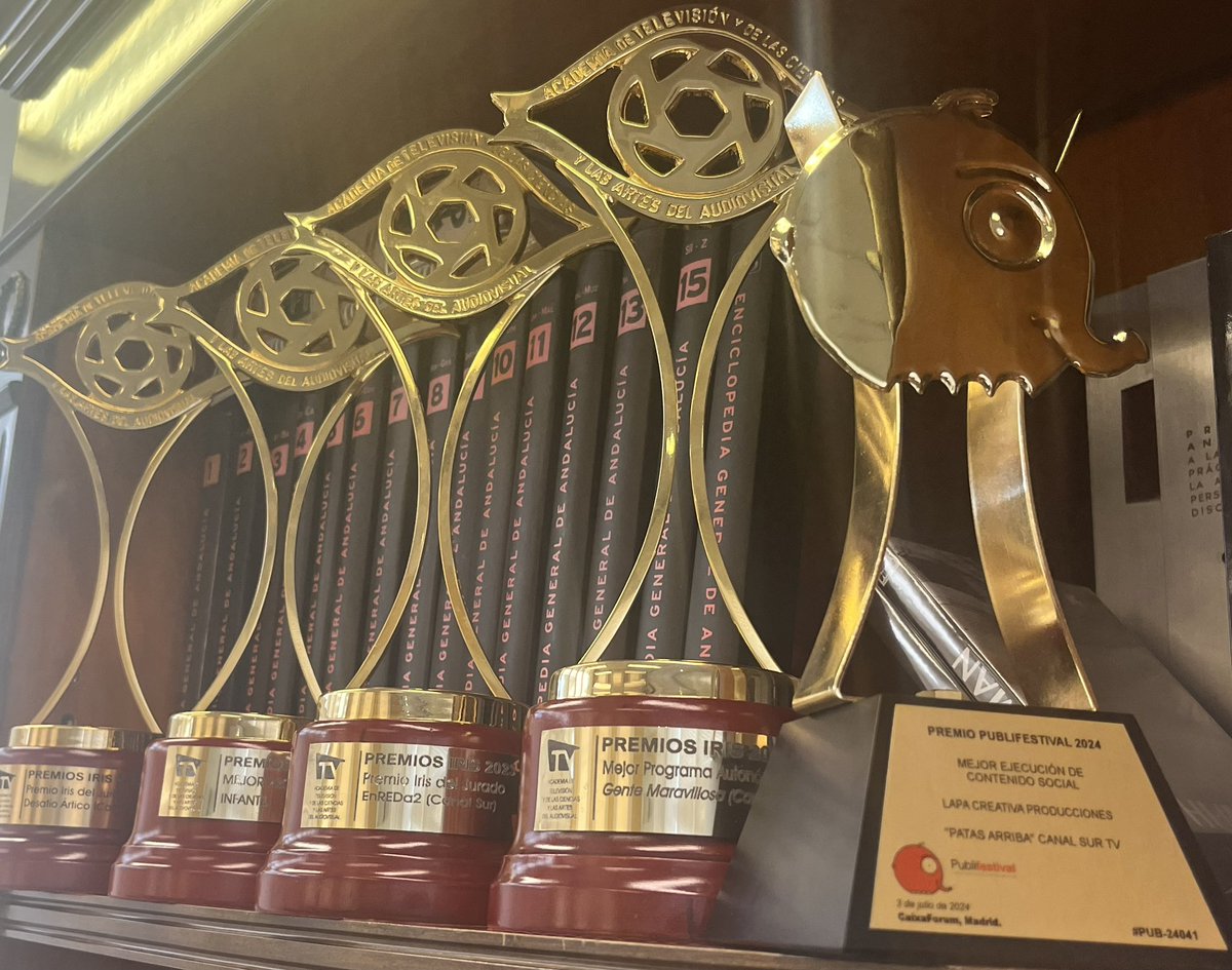 <a href="/LapaCreativa/">Lapa_creativa</a> <a href="/patasarribacsur/">Patas Arriba</a> <a href="/marvegalite/">Mar Vega</a> <a href="/nacholagos1/">Nacho Lagos</a> <a href="/perrypabloanton/">Pablo Antón</a> <a href="/canalsur/">CanalSur</a> ¡Hey! <a href="/patasarribacsur/">Patas Arriba</a> Ya me ha llegado… ¡Gracias!
Ya está con el resto de los premios nacionales conseguidos este año por <a href="/canalsur/">CanalSur</a> Gracias por hacerlo
Llegar <a href="/nacholagos1/">Nacho Lagos</a> <a href="/marvegalite/">Mar Vega</a> y equipo!! <a href="/Lapa_Produccion/">Lapa Producciones</a>