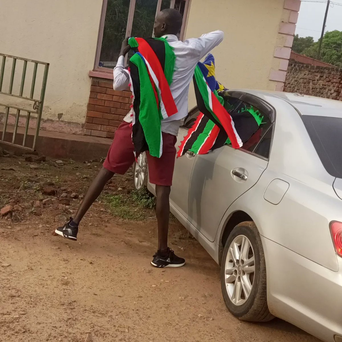 MagookKur's tweet photo. ™️ 🎆

From Mine to Yours!

9th July
South Sudan 
13th Independence Anniversary! 

#9thJuly!
#Independenceday!
#SouthSudanOyeeee!
H𝖚𝖘𝖙𝖑𝖊𝖗|🦁 https://t.co/PW0mSa4FzB