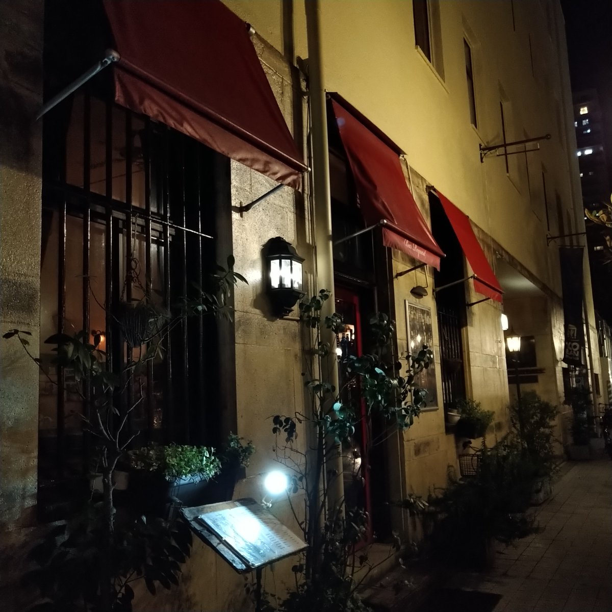 nt_put's tweet image. 神戸でニックベルチュ・ローニンのライブ。ライヒ＋ミニマルジャズファンク＋テクノ。ちょっと80年代クリムゾン風味もありか。でもそれだけじゃない。思っていたよりもアグレッシヴですっかり没入させられた。なんという酩酊感と陶酔感。凄いぞ。