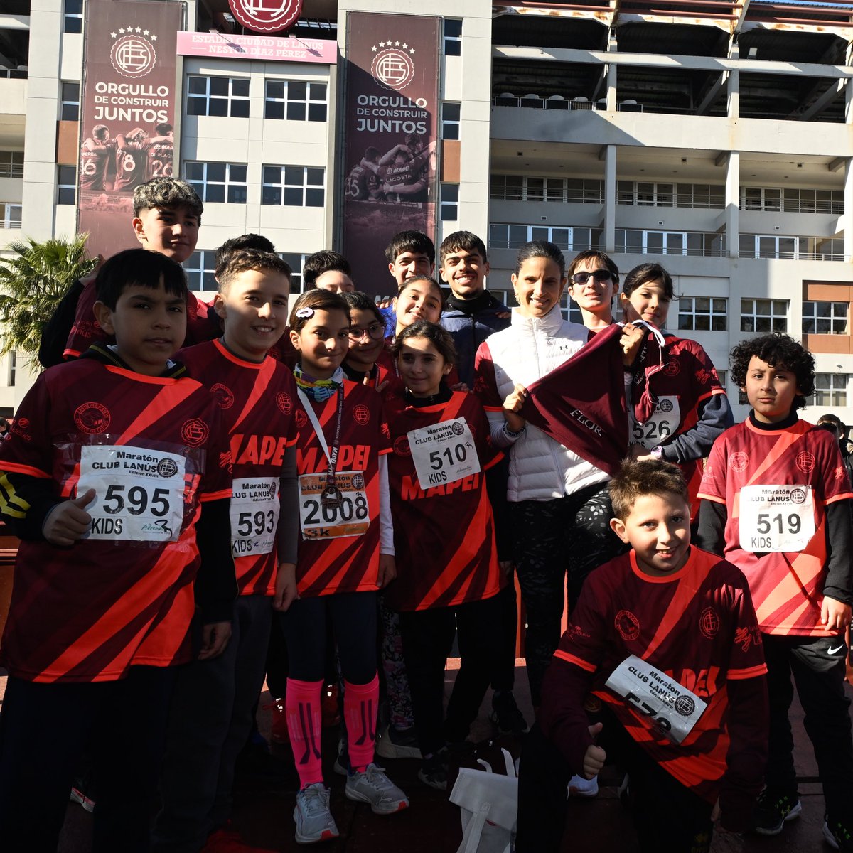 Imágenes que valen más que mil palabras. Esto es Lanús: 𝑭𝒂𝒎𝒊𝒍𝒊𝒂 🤗❤️

La Maratón del <a href="/clublanus/">Club Lanús</a> 🇱🇻 es sin dudas un gran motivo de #OrgulloGranate