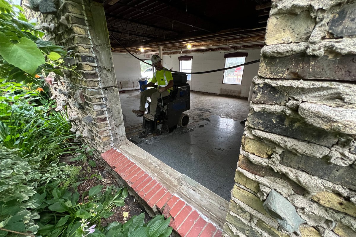 MissionsIncProg's tweet photo. Phase III has begun! We're remodeling Mission Lodge Dining Hall, which was once the Mission Farms' Carige House. We can't wait to see the finished results. Stay tuned!

#MissionLodge #History #DiningHallRemodel #MissionFarms #ConstructionProgress #TransformationTuesday https://t.co/vJLskw0teG