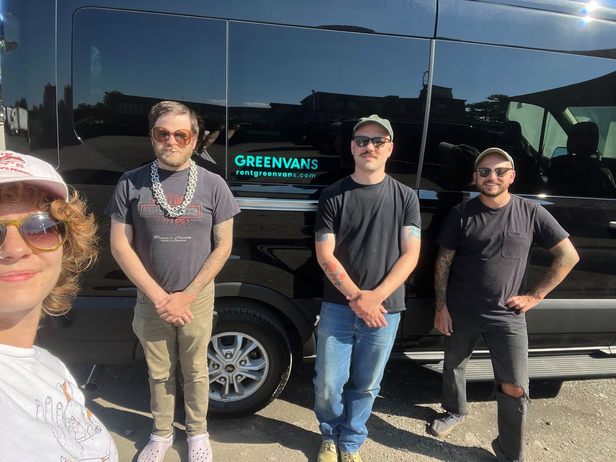 greenvans's tweet image. Meet our team in Providence, RI! #greenvans #passengervanrentals #vanrentals