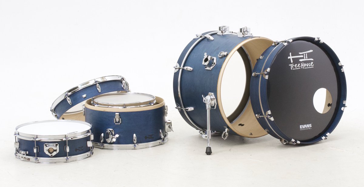 TreeHouseDrums's tweet photo. Experimenting a little with the color recipe, this CS-20 has a different look than other Blue projects, Evans heads, and a couple of cymbal arms to lighten the hardware bag. 7½x12, 10x16, 16x20, 4½x14; plied maple; satin wax. https://t.co/98lSC1x5tr #treehousedrums https://t.co/7yIWMDADVI