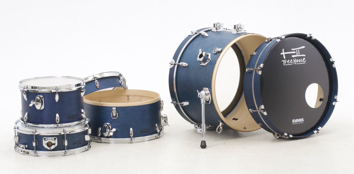 TreeHouseDrums's tweet photo. Experimenting a little with the color recipe, this CS-20 has a different look than other Blue projects, Evans heads, and a couple of cymbal arms to lighten the hardware bag. 7½x12, 10x16, 16x20, 4½x14; plied maple; satin wax. https://t.co/98lSC1x5tr #treehousedrums https://t.co/7yIWMDADVI