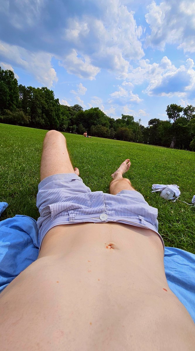 mirko_bp's tweet photo. Oh god, I loooove summer.
To hang out, relax in the park, read, nap, or do yoga, to enjoy this tranquility, the beauty of nature, and men, lots of beautiful men, soaking up the sun… then each other. 
And yeah, let's lose clothes. 

#gay #gaysummer #public #outdoor https://t.co/QBCI03VQ2E