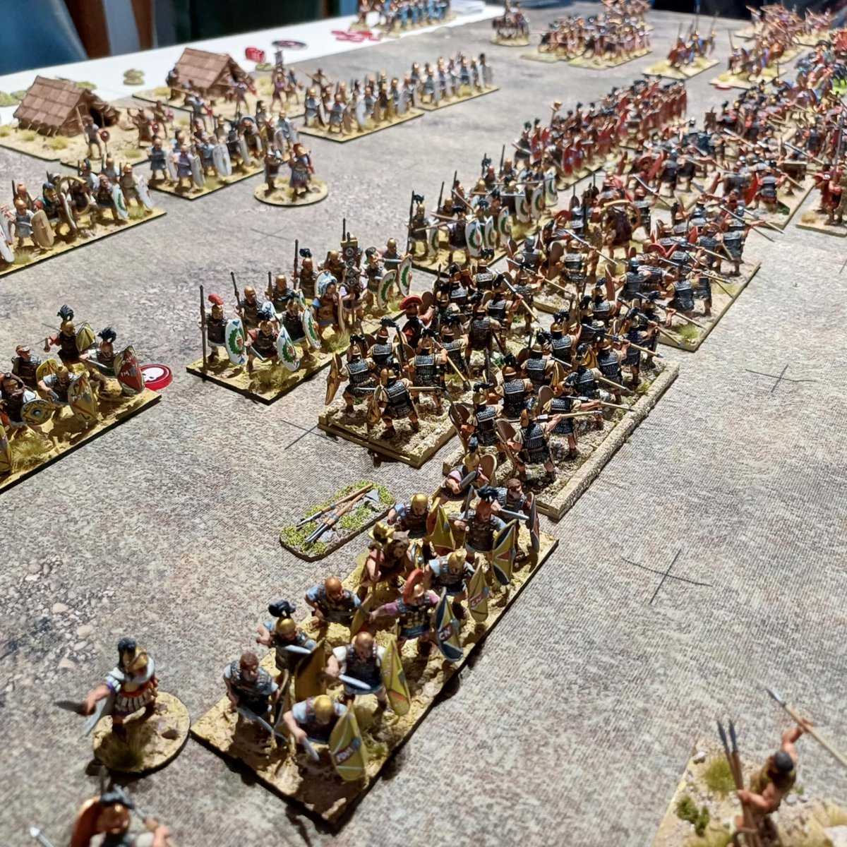 Paul89487518's tweet photo. After 4 years of prep work, we played our 1st TTS game in our Rome Civil War project. Awesome to fill the table with our labours! #tothestrongest #28mmwargaming #ancientwargaming #romancivilwar #caesarianromans https://t.co/zwrCkKWX01