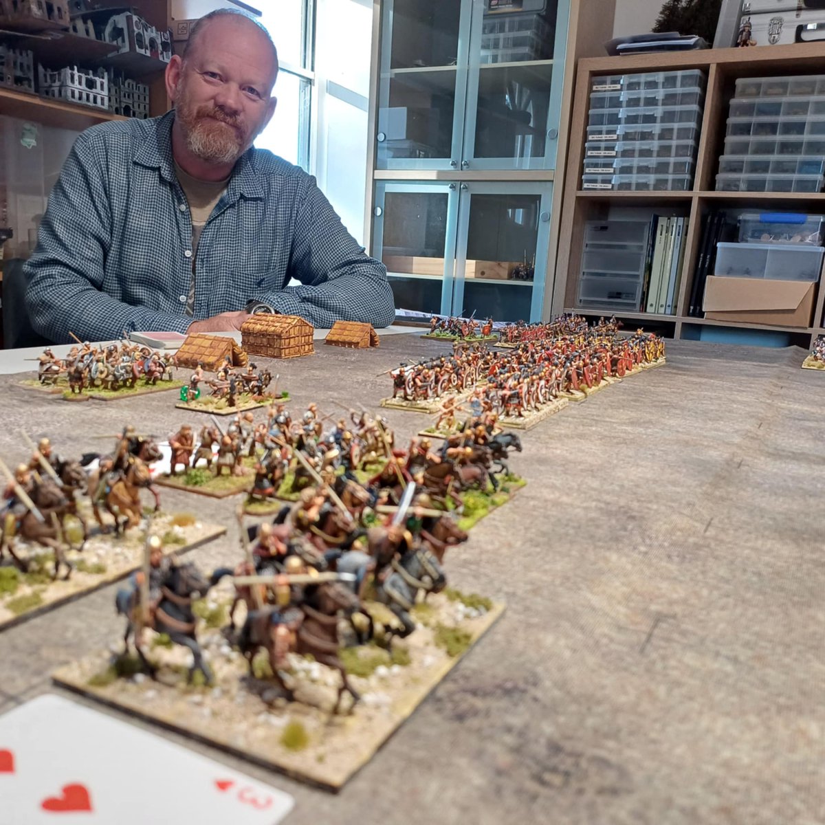 Paul89487518's tweet photo. After 4 years of prep work, we played our 1st TTS game in our Rome Civil War project. Awesome to fill the table with our labours! #tothestrongest #28mmwargaming #ancientwargaming #romancivilwar #caesarianromans https://t.co/zwrCkKWX01