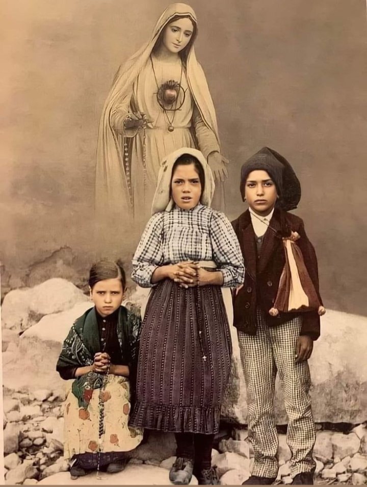 CatholicQuote12's tweet photo. "In the end,my Immaculate Heart will triumph"

Our Lady of Fatima https://t.co/KcraLYKlYA