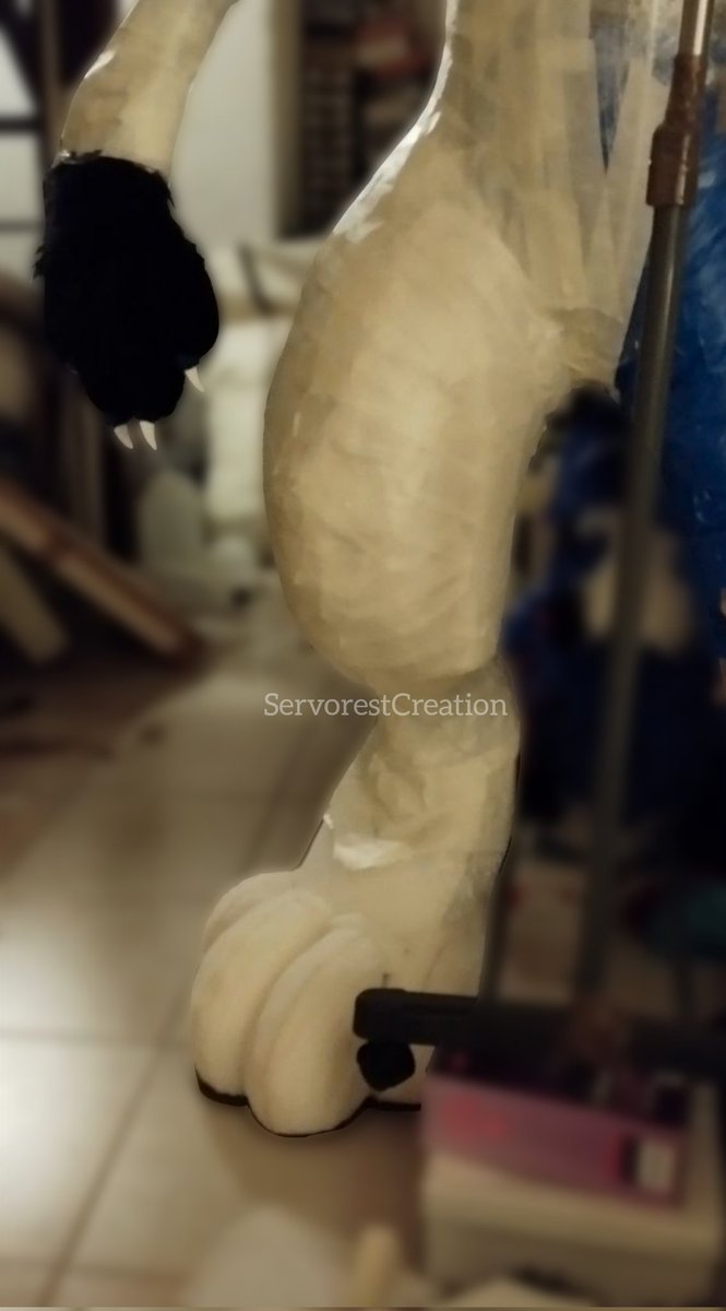 Servorest's tweet photo. Finally I can give you updates on this commission!! 
First bodysuit on commission and second ever that I do!!🌹
#fursuitmaker #costumemaker #fursuit #cosplay #wip #fursuitwip #workinprogress #commission #fursuitcommission #digitigrade #digitigradefursuit #paws #feetpaws #bodysuit https://t.co/BB9VX6oK6C