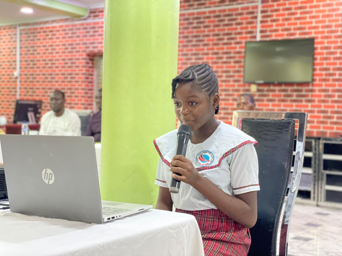Step_Up_Nigeria's tweet photo. We just heard from Mr. Ajibola, the community facilitator of our First Time Voters Integrity Initiative (#FTVII), who suggested implementing protection measures for individuals who have chosen to become #anticorruption champions.

#stakeholdersreflectionsession #integrity https://t.co/2ttapD05aL