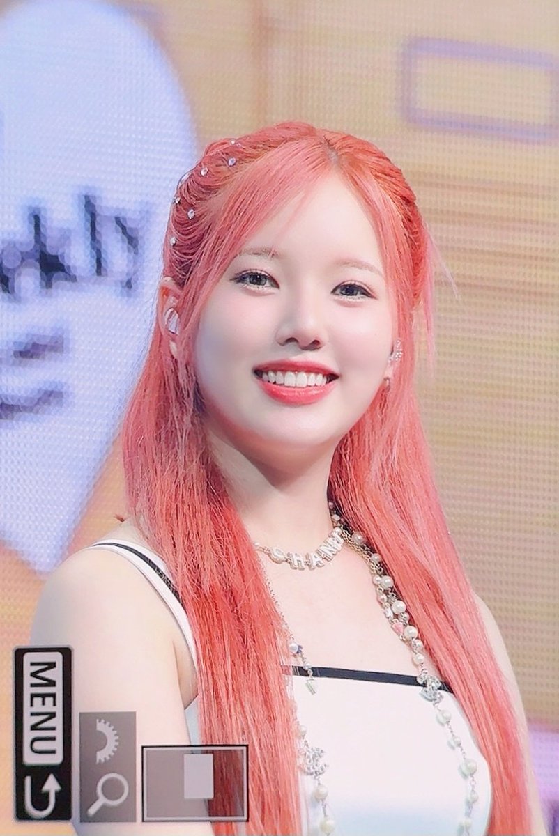 limerence_1212's tweet photo. 240709
화이팅 ㅠㅠ

#위클리 #Weeekly #수진 #이수진 #soojin #leesoojin https://t.co/TLtEtNdFeR