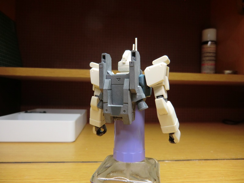 Ez-8の表面処理ですが、暑さのせいでますますペースダウンしてしまいまして、やっと上半身まで終わったところですｗ