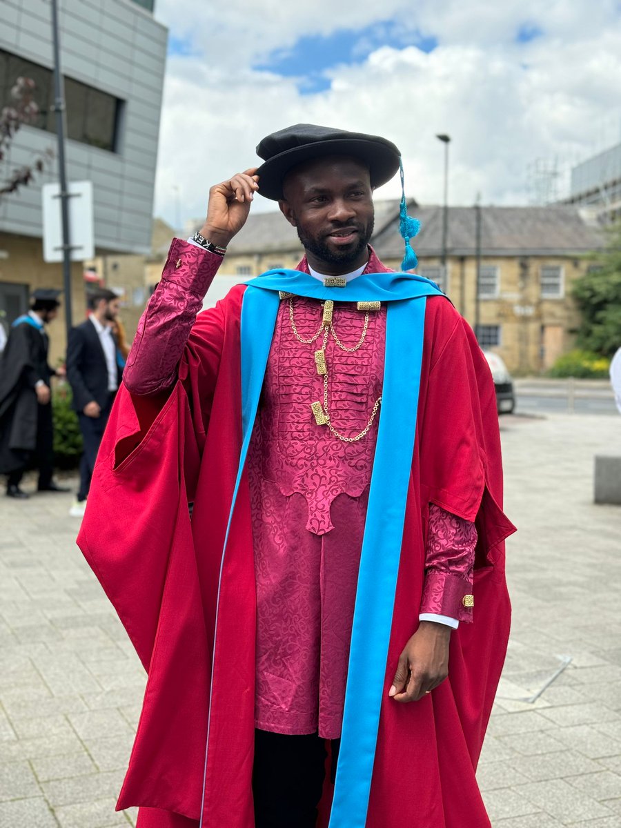 kelechi_okegbe's tweet image. I made some time away from twitter to go study and bag a PhD. Yes sir, Dr Kelechi Okegbe. #hudgrad @HuddersfieldUni