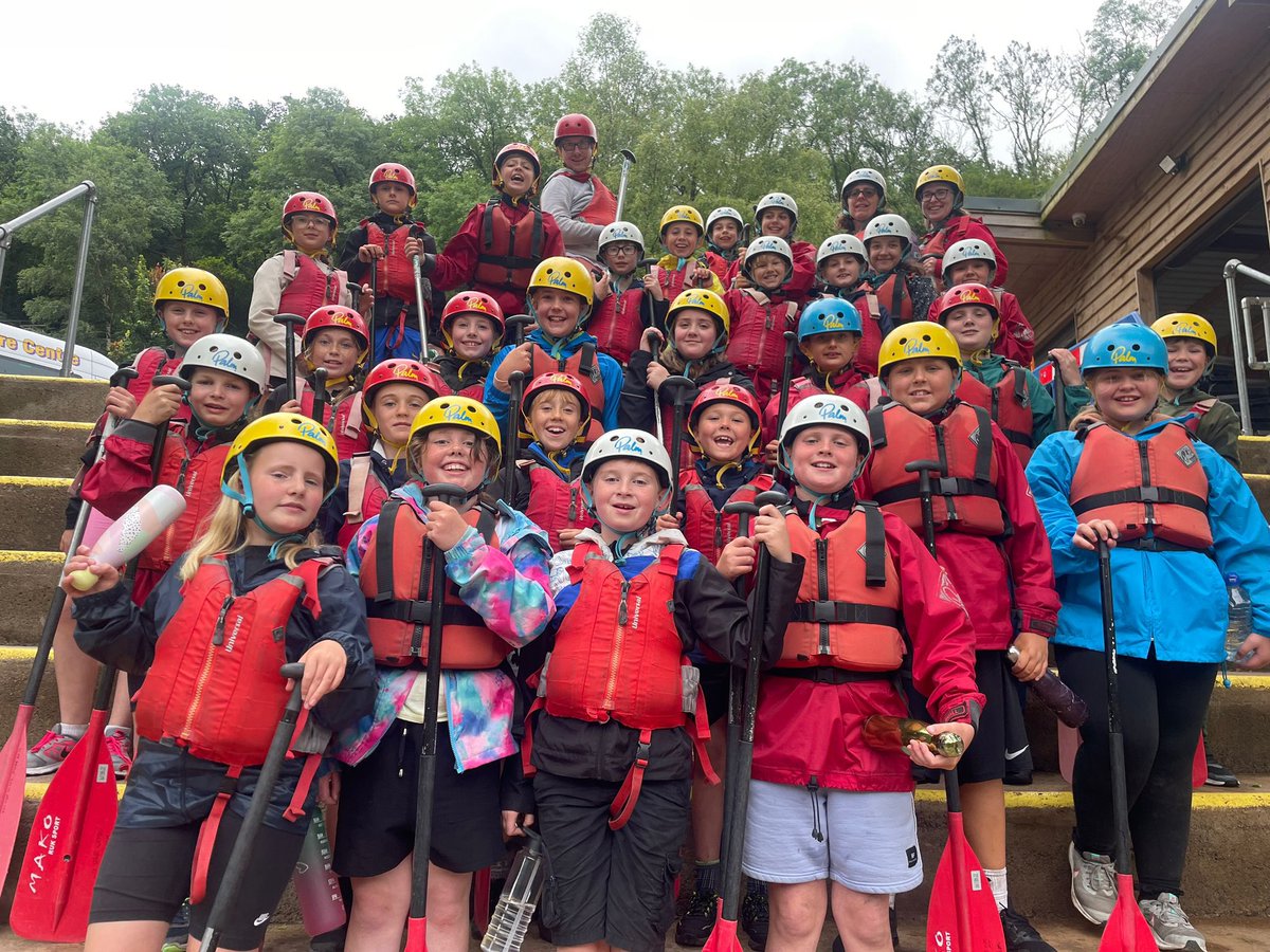 ALL SMILES from Year 5 as they set off on a 6 mile trip to Monmouth along the River Wye!
🛶