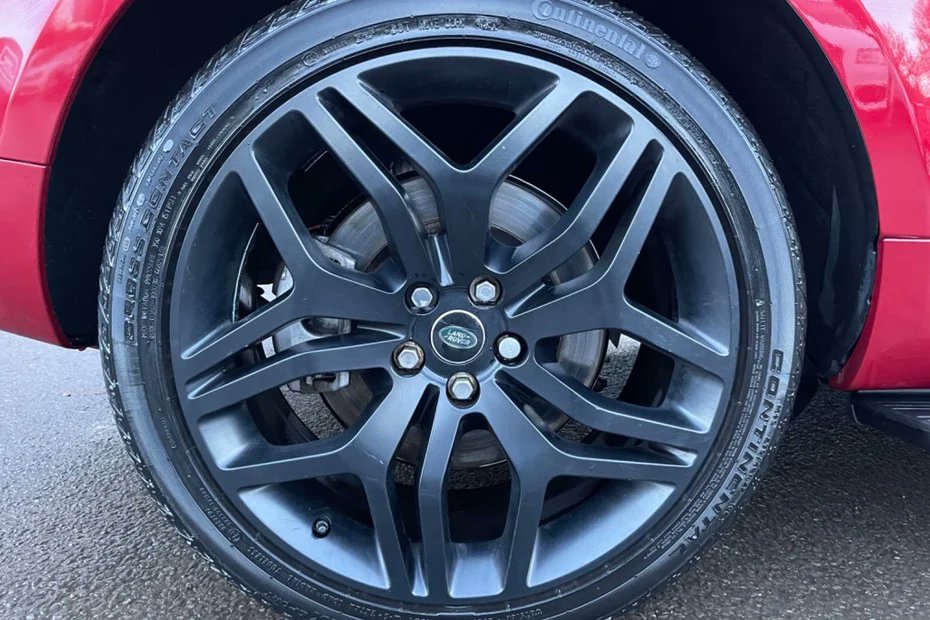 Beautifully presented #RangeRoverSportHSE. 

Price: £22,995
Mileage: 44,596 

View the car advert in full: shorturl.at/WAmfW 

✅ #CarFinance 
✅ #PartExchange* 
✅ #Warranty 
✅ #CarsDelivered 
✅ #Military Discounts 

#georgekinglsey #carsales #cars #essex #landrover