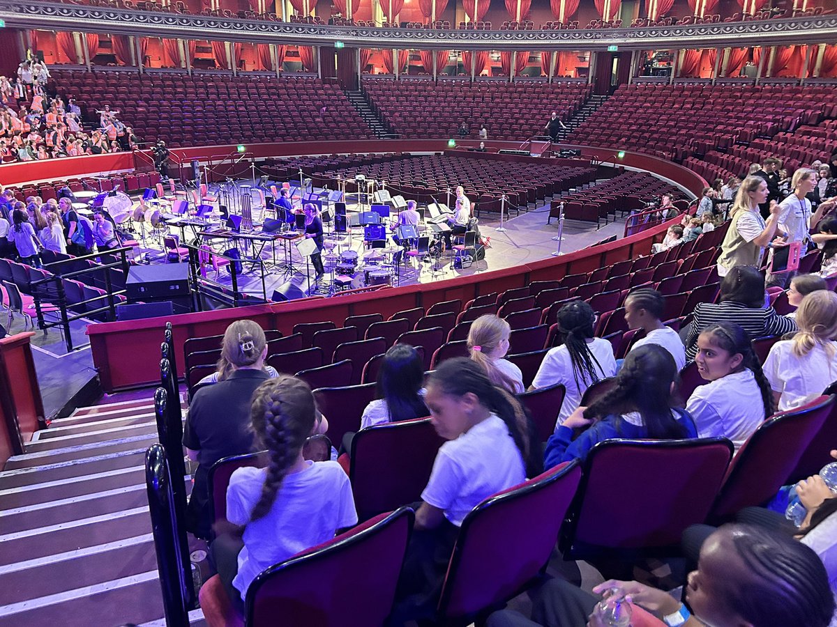 edgewickprimary's tweet photo. And we’re ready in position to start our rehearsal! 
@RoyalAlbertHall 
@ArmonicoConsort 
#acdoesrah2024
#EdgewickonTour
#Choir
#FirstPerformance
#Notabadview https://t.co/622GH56O4t