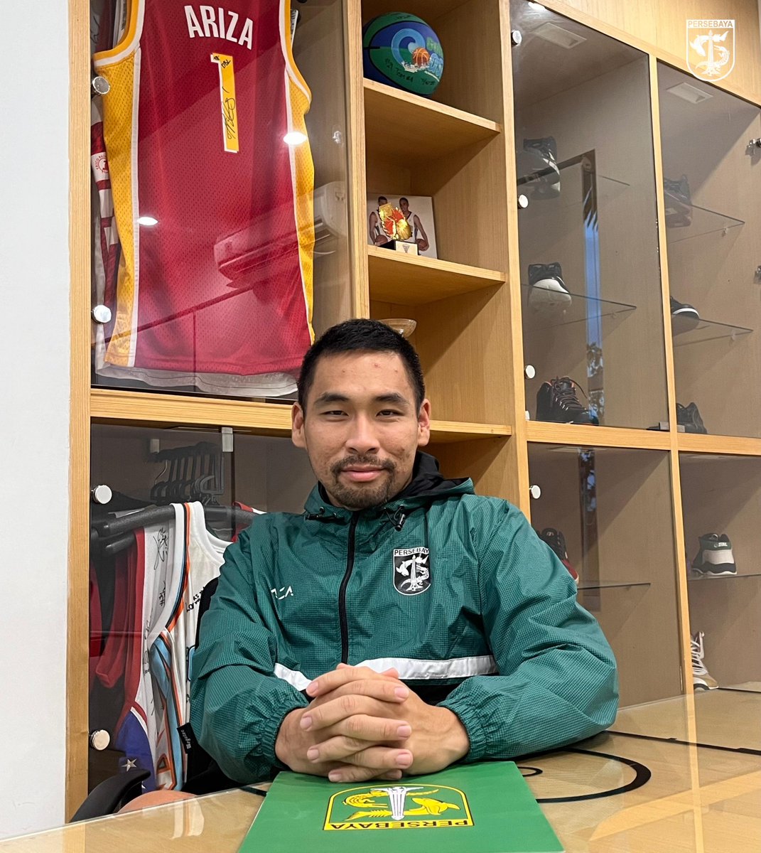 persebayaupdate's tweet photo. Selamat datang Coach Ganesha Putra.

Persebaya resmi menjalin kerja sama dengan Ganesha Putra secara multiyears. Coach Ganesha akan memimpin departemen baru: PERSEBAYA FUTURE LAB. https://t.co/Qt6gaP9kP5